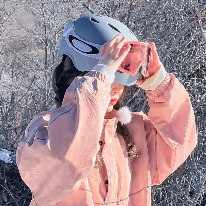 无法触碰的她